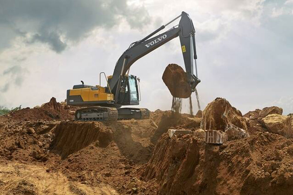 desi-machines-volvo-excavator-ec200d-2