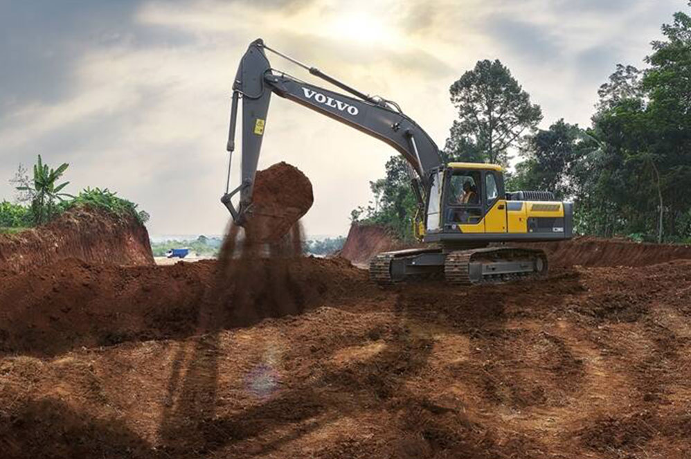 desi-machines-volvo-excavator-ec200d-3