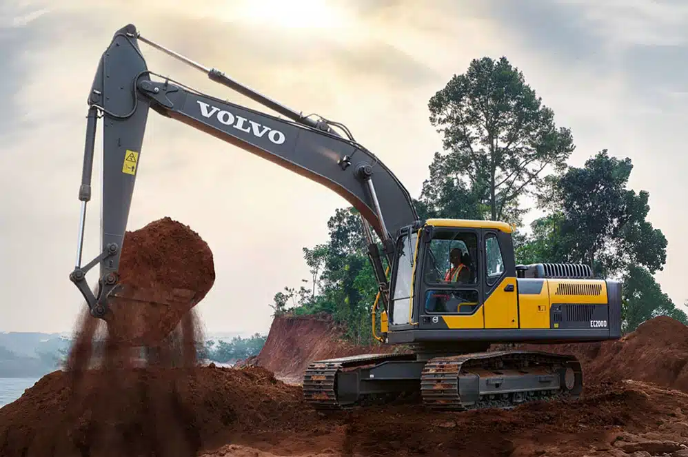 desi-machines-volvo-excavator-ec200d-featured