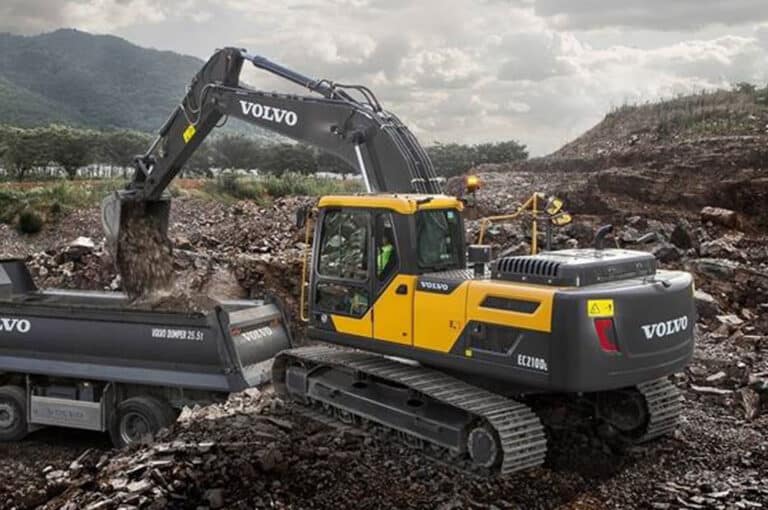 Volvo EC210D Medium (15-25 Ton)