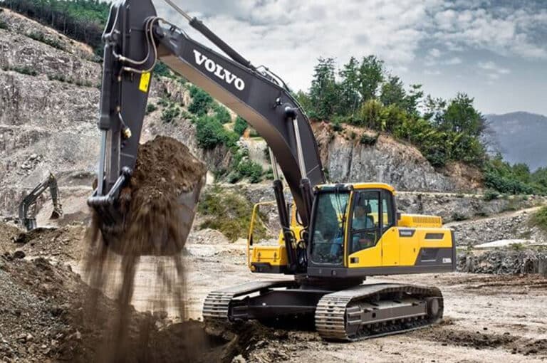 Volvo EC300D Large (25-50 Ton)