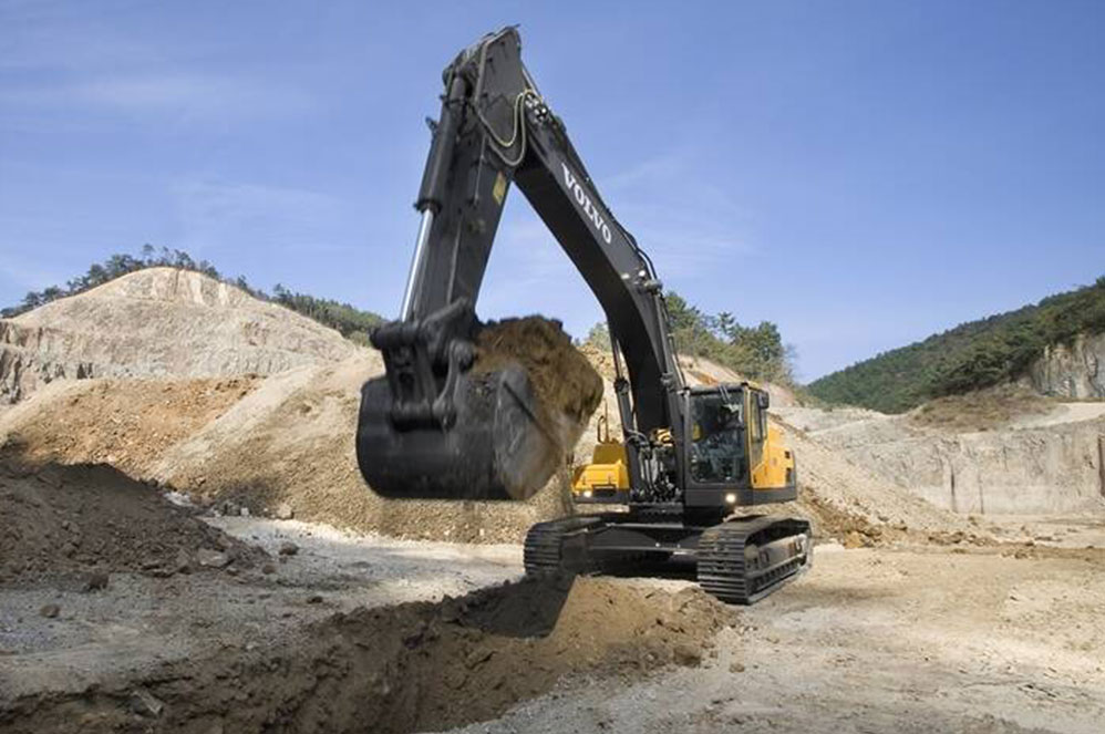 desi-machines-volvo-excavator-ec380d-2