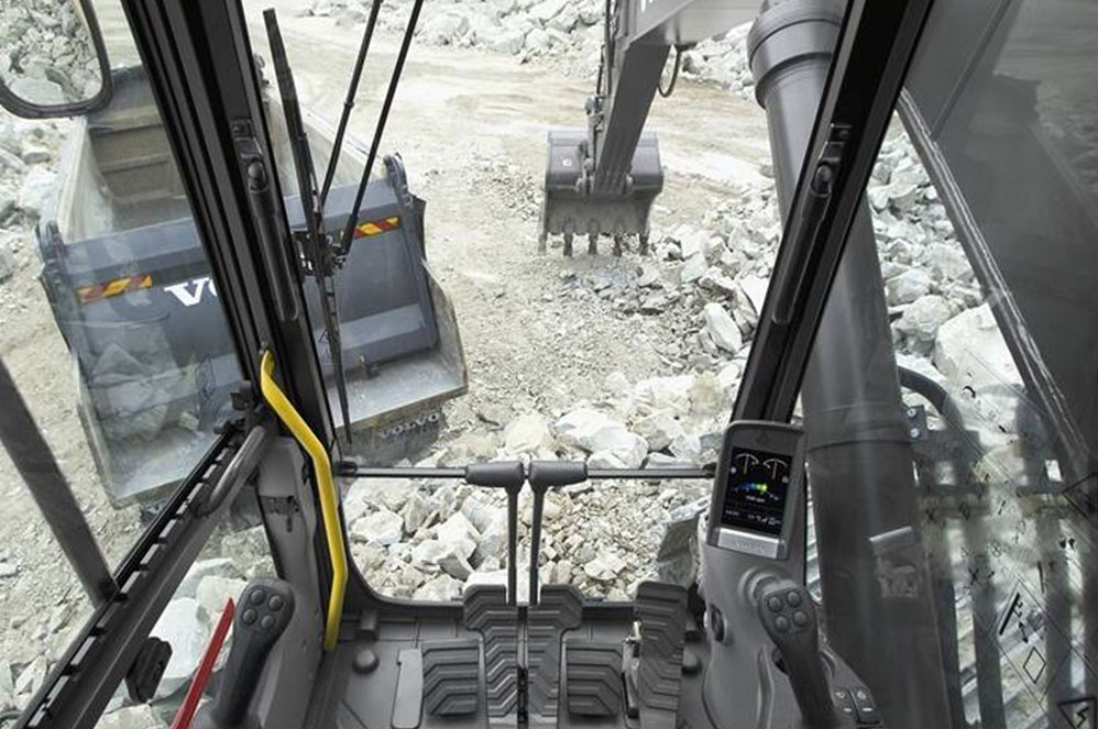 desi-machines-volvo-excavator-ec480d-3