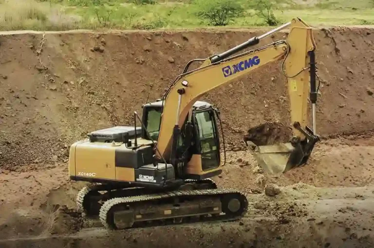 Top Models 44 XCMG XE140C Small (6-15 Ton)