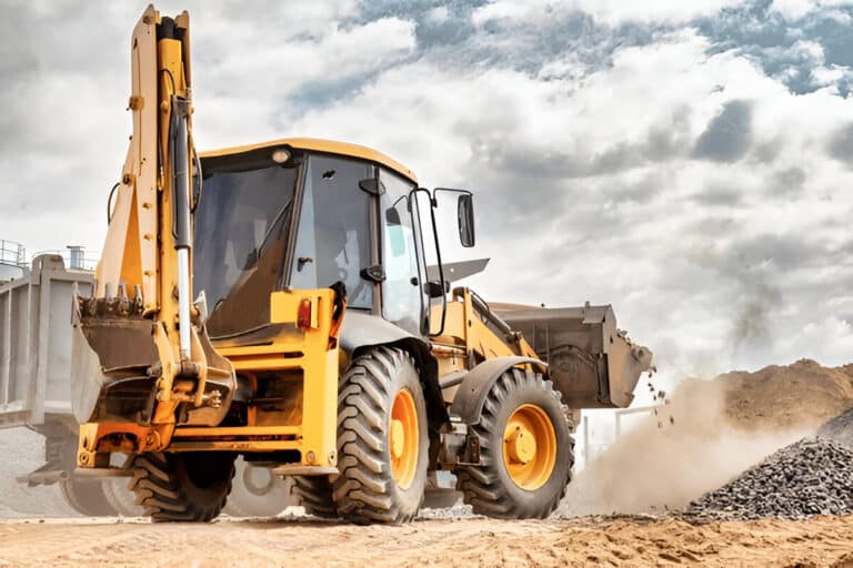 How to Choose the Right Backhoe Loader? A Comprehensive Guide