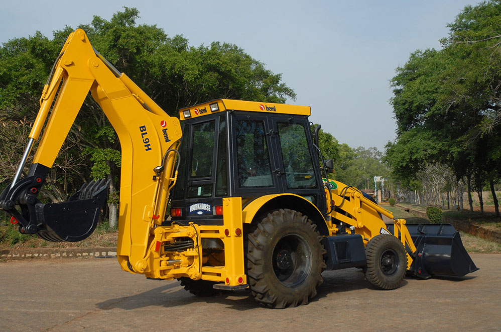 desi-machines-backhoe-loader-beml-bl9h-3