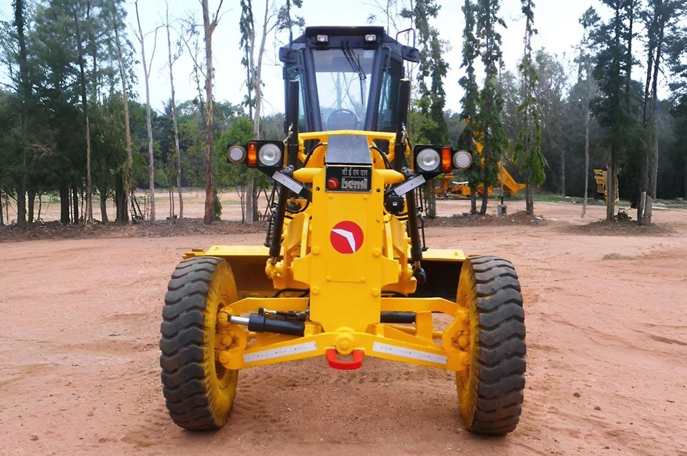 desi-machines-motor-grader-beml-bg405a-2