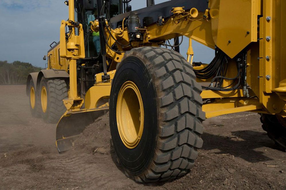 desi-machines-motor-grader-cat-14m3-4