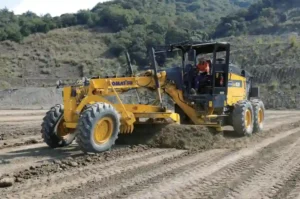 Komatsu GD535-6