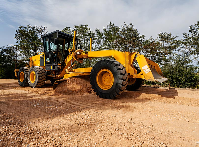 desi machines medium grader leveling land