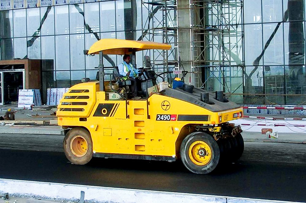 desi-machines-lt-2490-hd-pneumatic-tyred-roller-gallery-1